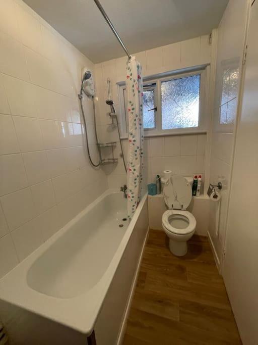 Spacious Bungalow In London, Near Central London, The Excel Centre And The O2, Ideal For Families Esterno foto